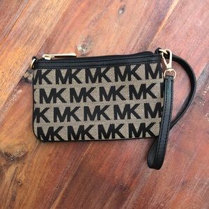 NWOT Authentic Michael Kors Wristlet